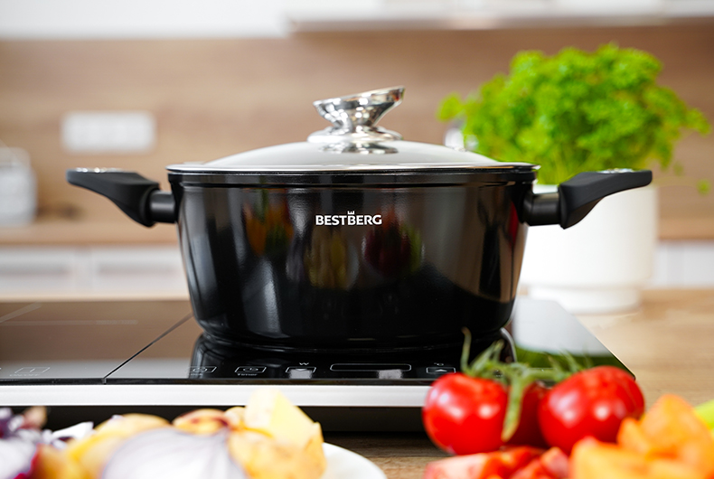 Hrnec z 15dílné mramorové sady BestBerg 2